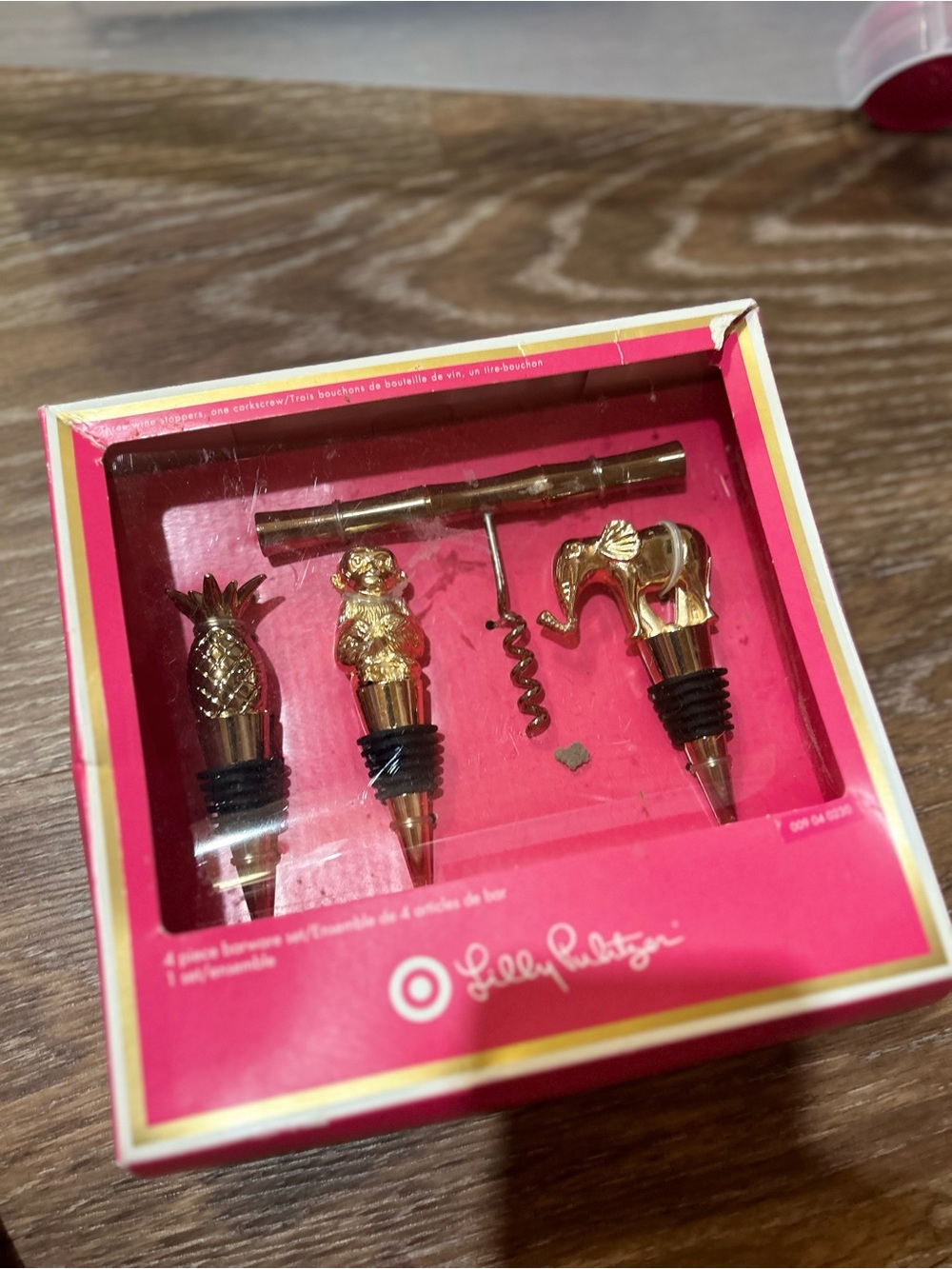 Lilly Pulitzer target gold-Tone Animal & Pineapple Wine Stopper Set Pink Box